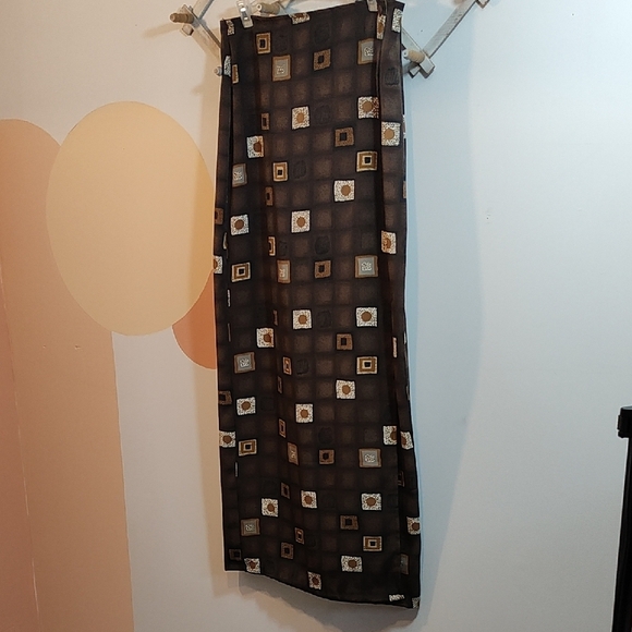 Elegant Black Patterned Skirt - Picture 1 of 3
